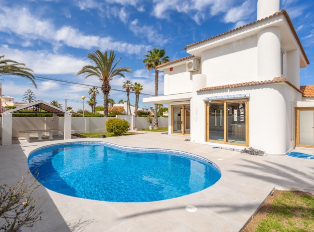 Villa - Wiederverkauf - Orihuela - Cabo Roig