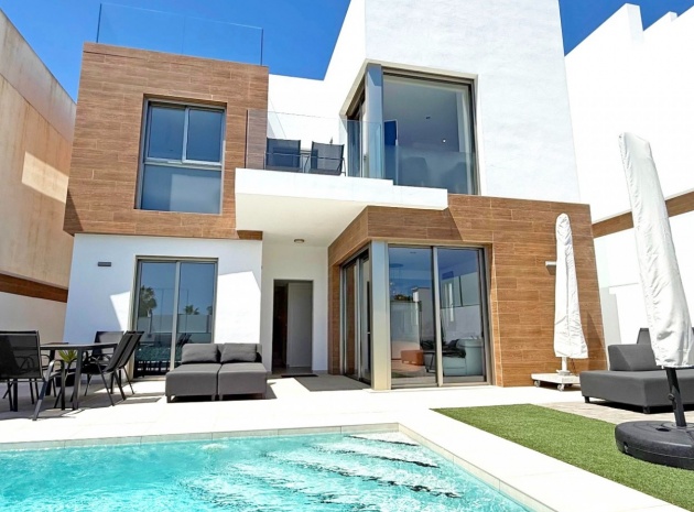 Villa - Wiederverkauf - Orihuela Costa - Villamartin
