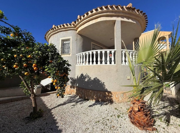 Villa - Wiederverkauf - Orihuela - Orihuela Costa