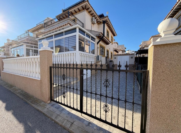 Villa - Wiederverkauf - Orihuela - Orihuela Costa