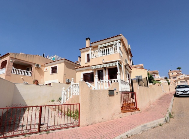 Villa - Wiederverkauf - Orihuela - Villamartin