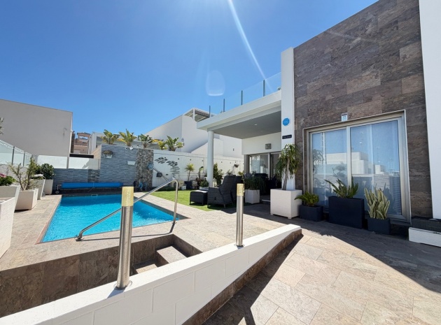 Villa - Wiederverkauf - Orihuela - Villamartin