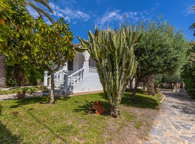 Villa - Wiederverkauf - Punta Prima - ESMA-49848