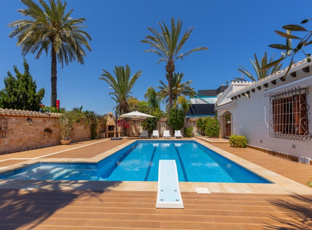 Villa - Wiederverkauf - Punta Prima - ESMA-87289