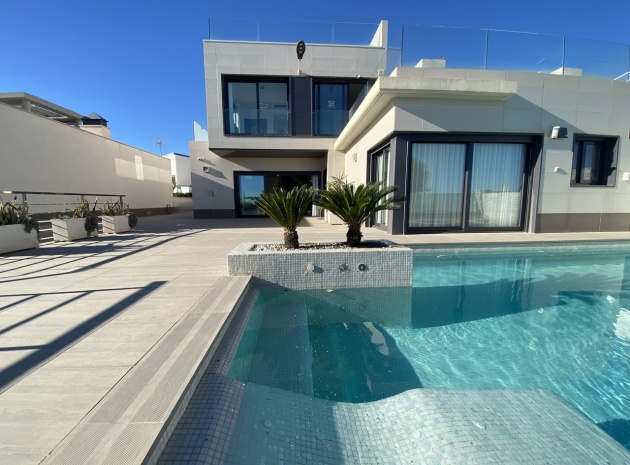 Villa - Wiederverkauf - San Miguel de Salinas - Res. Bellavista