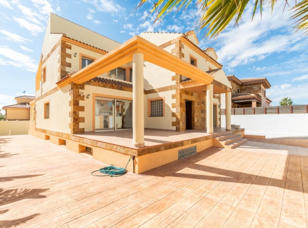 Villa - Wiederverkauf - Torrevieja - Aguas Nuevas