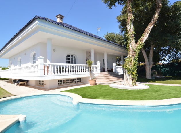 Villa - Wiederverkauf - Torrevieja - ESMA-55391