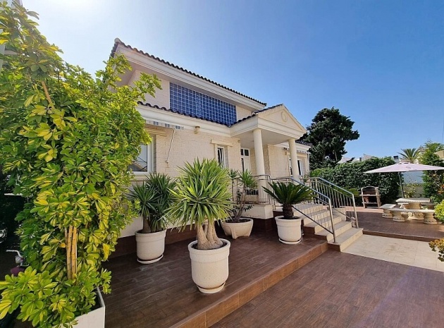 Villa - Wiederverkauf - Torrevieja - La Mata