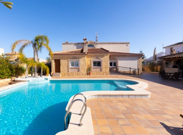Villa - Wiederverkauf - Torrevieja - Los Altos