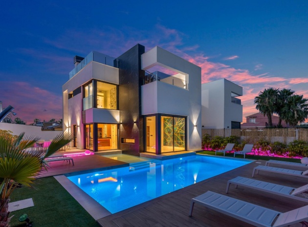 Villa - Wiederverkauf - Torrevieja - Torrevieja Centro