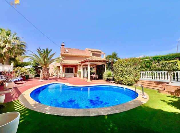 Villa - Wiederverkauf - Torrevieja - Torrevieja Centro