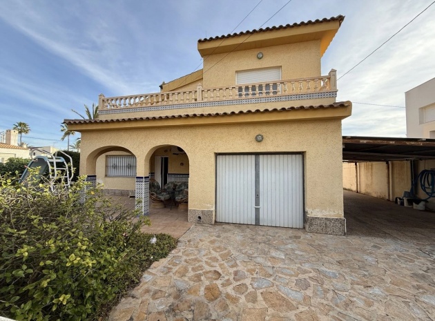 Villa - Wiederverkauf - Torrevieja - Torrevieja Centro