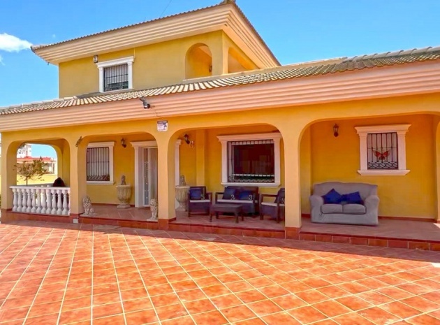 Villa - Wiederverkauf - Torrevieja - Torrevieja Centro