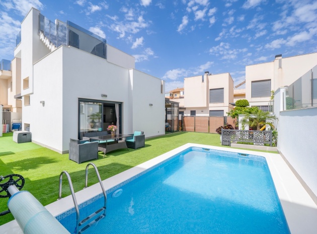 Villa - Wiederverkauf - Torrevieja - Torrevieja