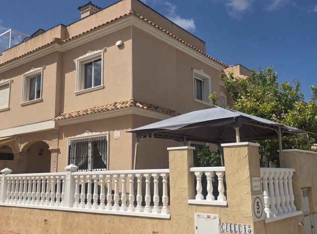 Villa - Wiederverkauf - Villamartin - Los Dolses