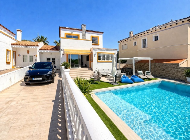 Villa - Wiederverkauf - Villamartin - Los Dolses