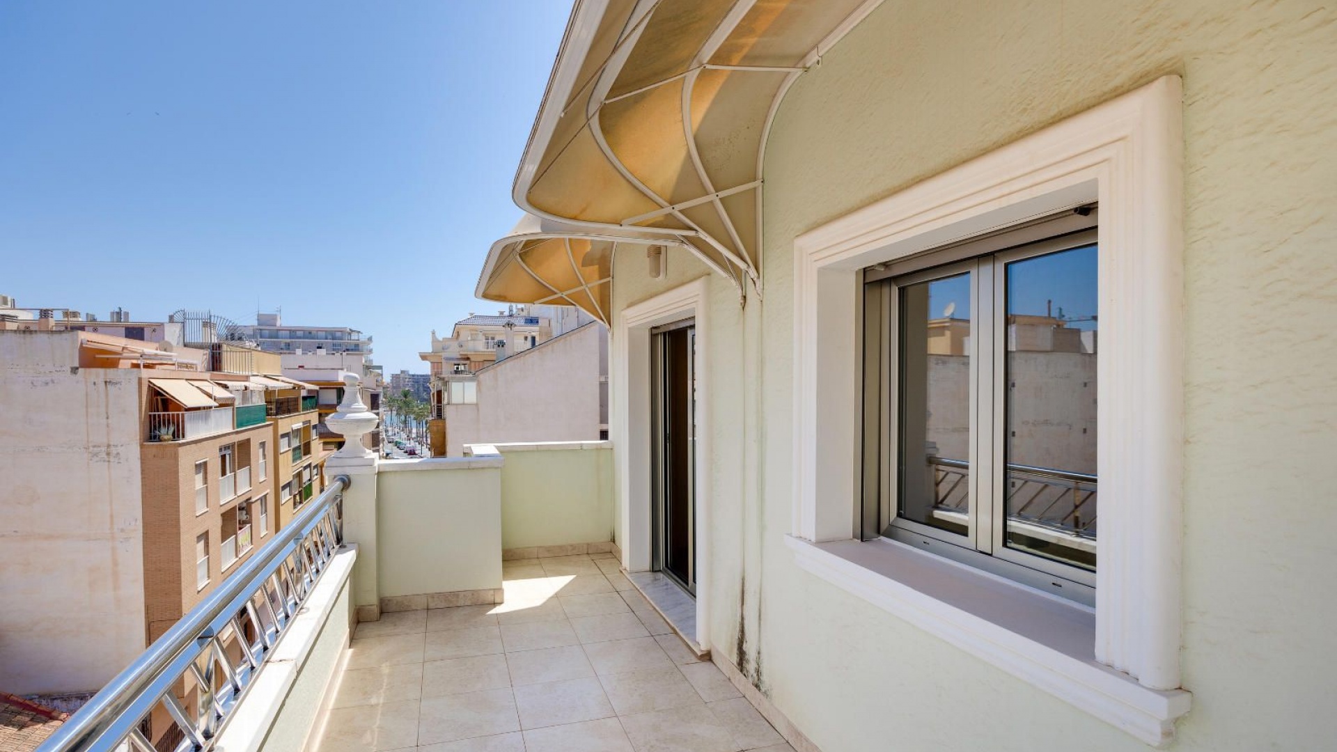 Wederverkoop - Appartement - Torrevieja - 1st line to the sea