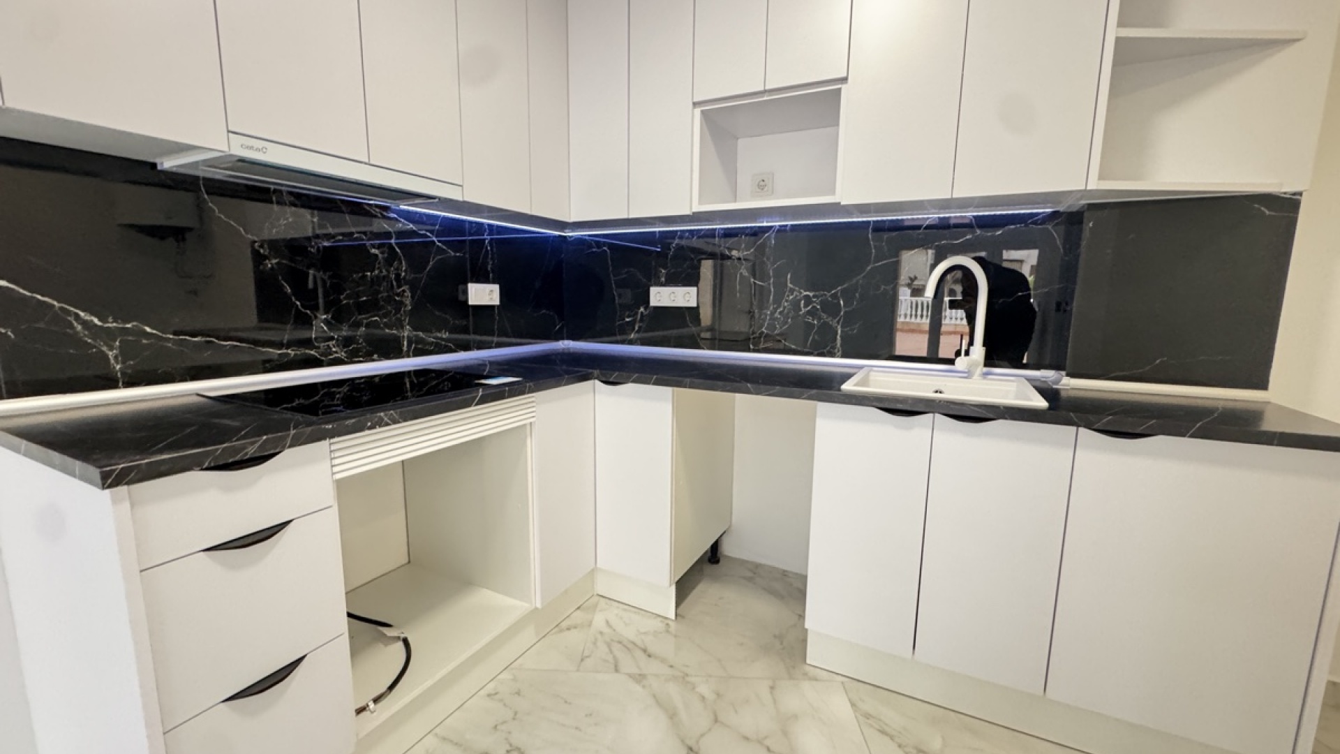 Wederverkoop - Appartement - Torrevieja - Beachside Torrevieja