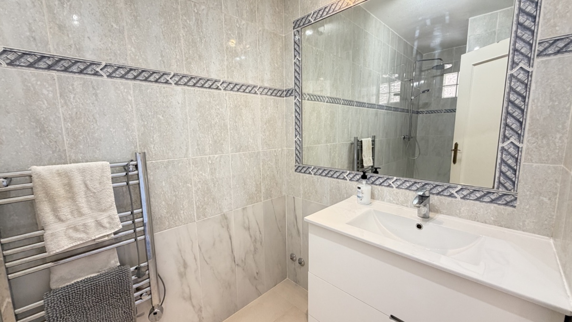 Wederverkoop - Herenhuis - La Zenia - amapolas