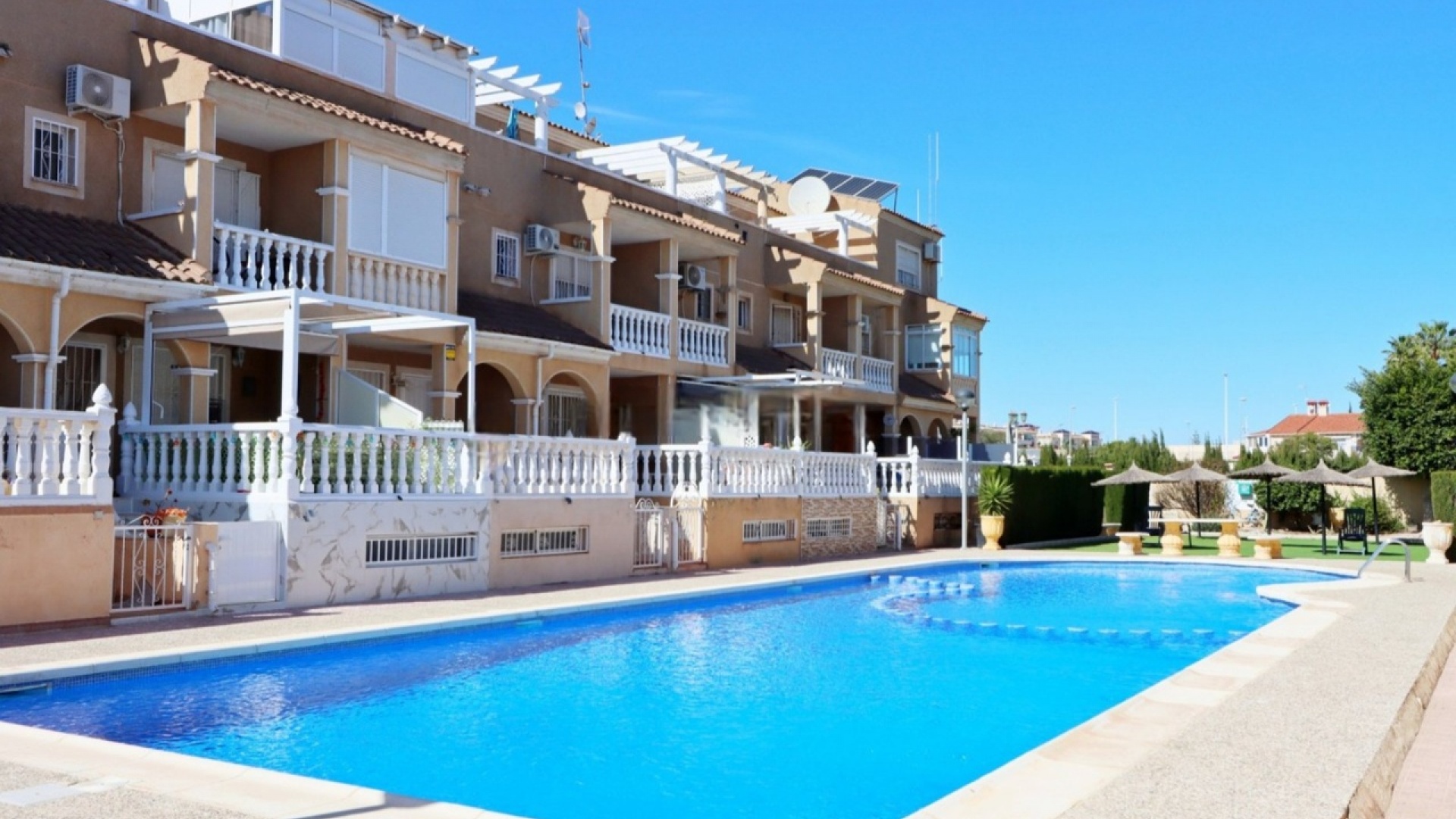 Wederverkoop - Herenhuis - Playa Flamenca - Res Laguna