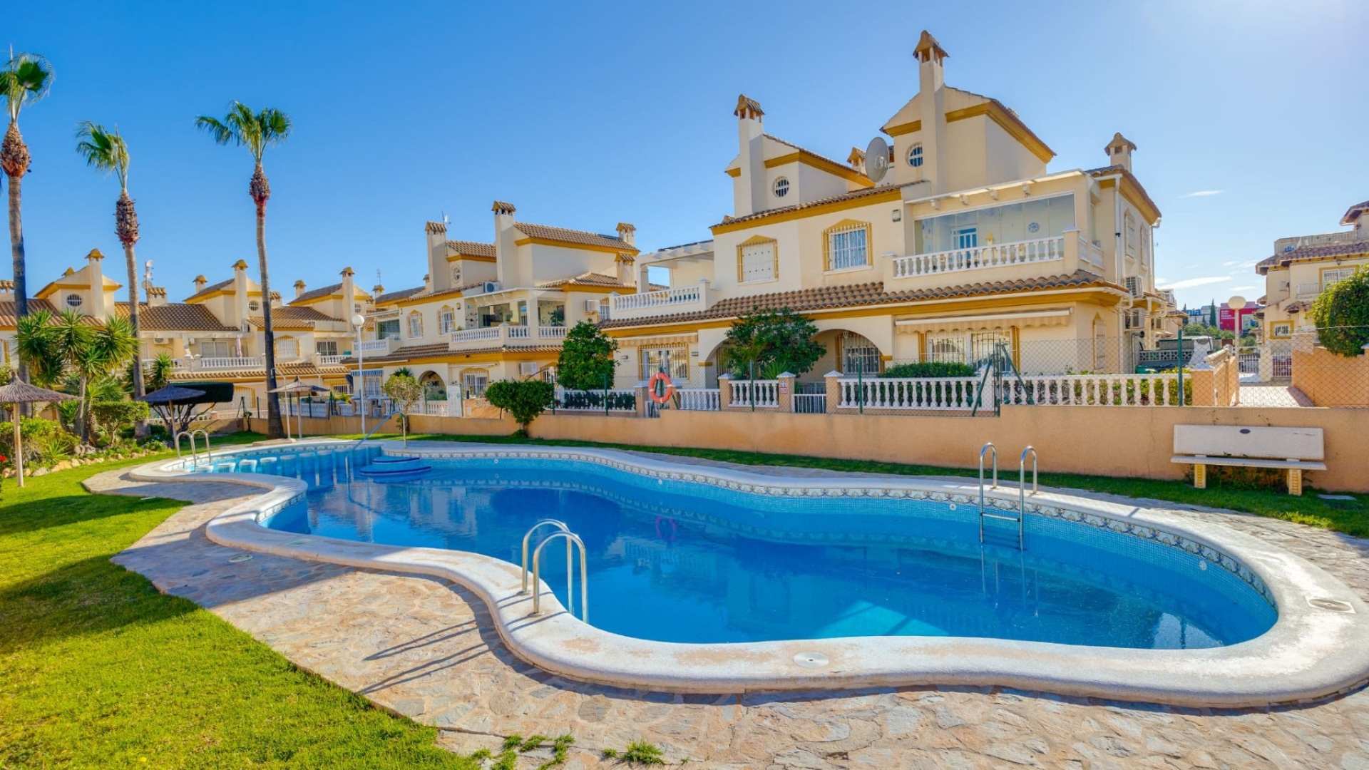 Wederverkoop - Herenhuis - Playa Flamenca - villa flamenca