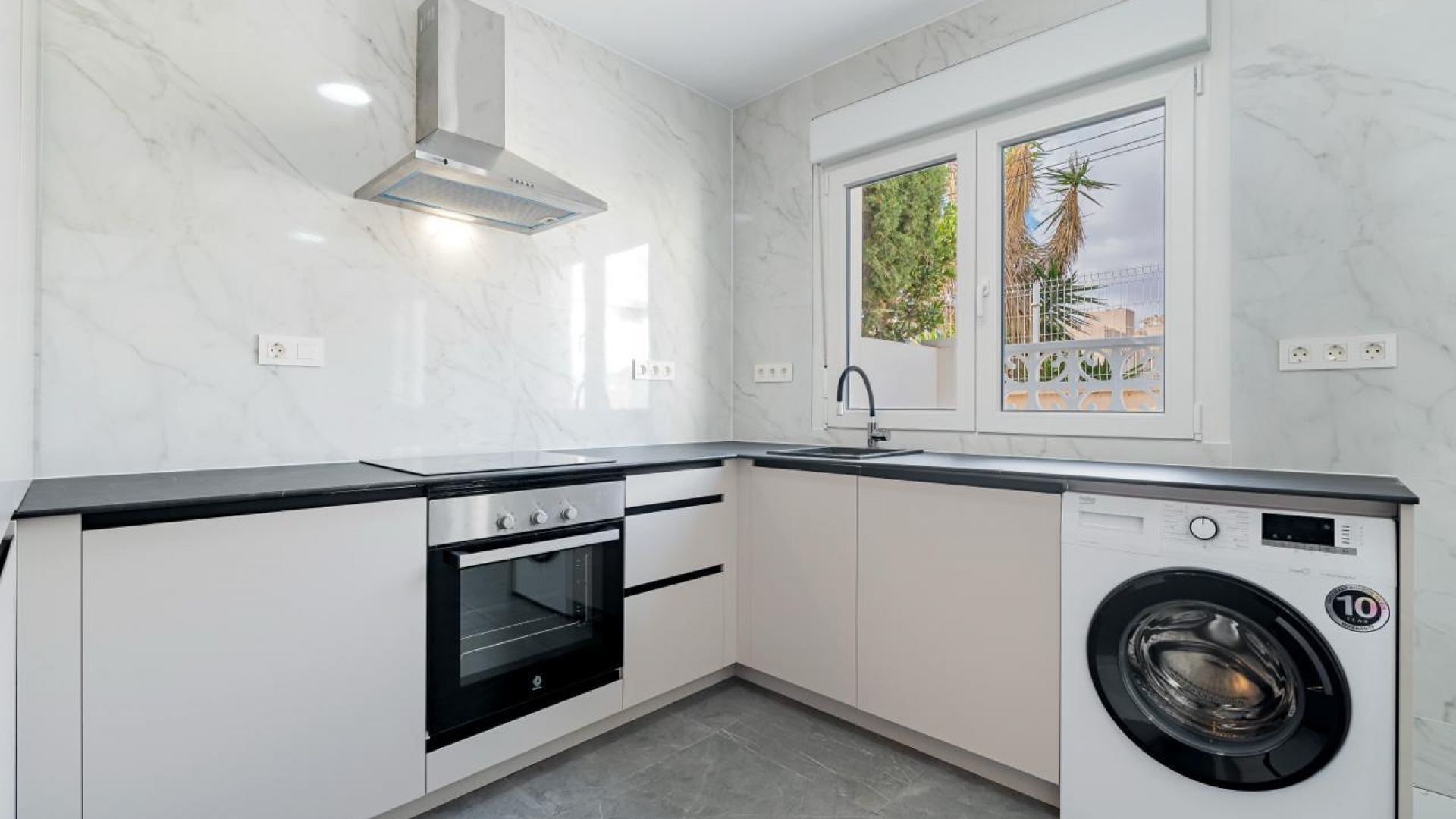 Wederverkoop - Herenhuis - Torrevieja - calas blancas