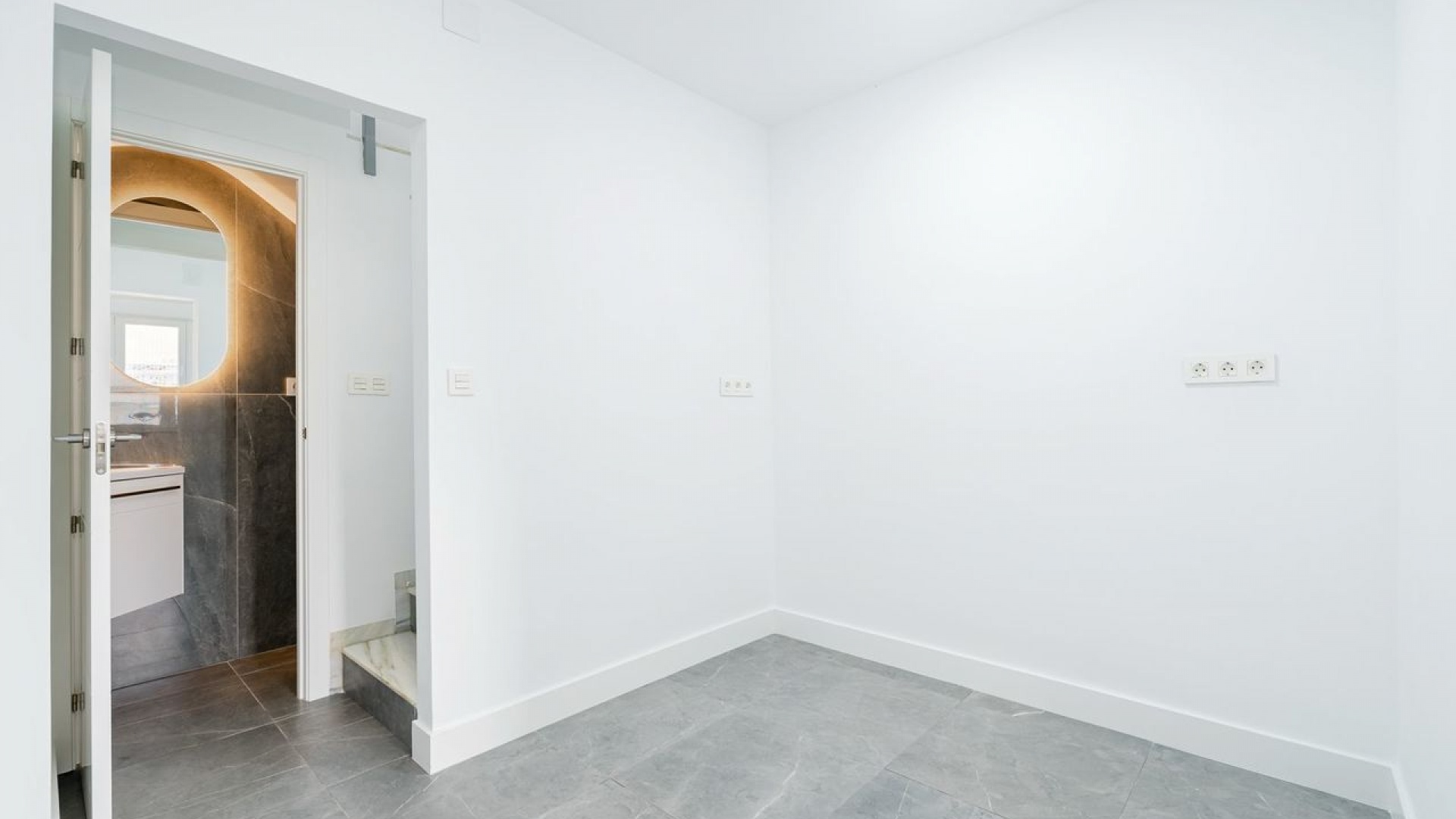 Wederverkoop - Herenhuis - Torrevieja - calas blancas