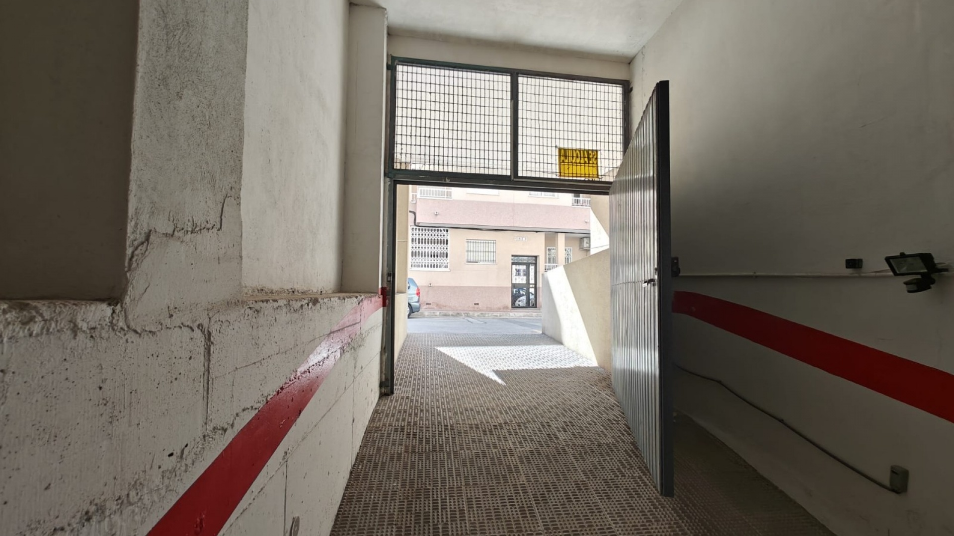 Wederverkoop - Parkeerplaats / Garage - Torrevieja - Playa de los Locos