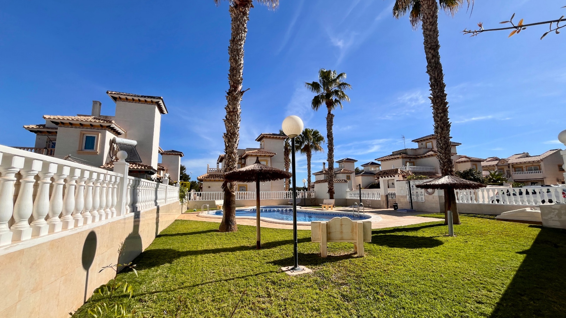 Wederverkoop - Villa - Cabo Roig - la regia