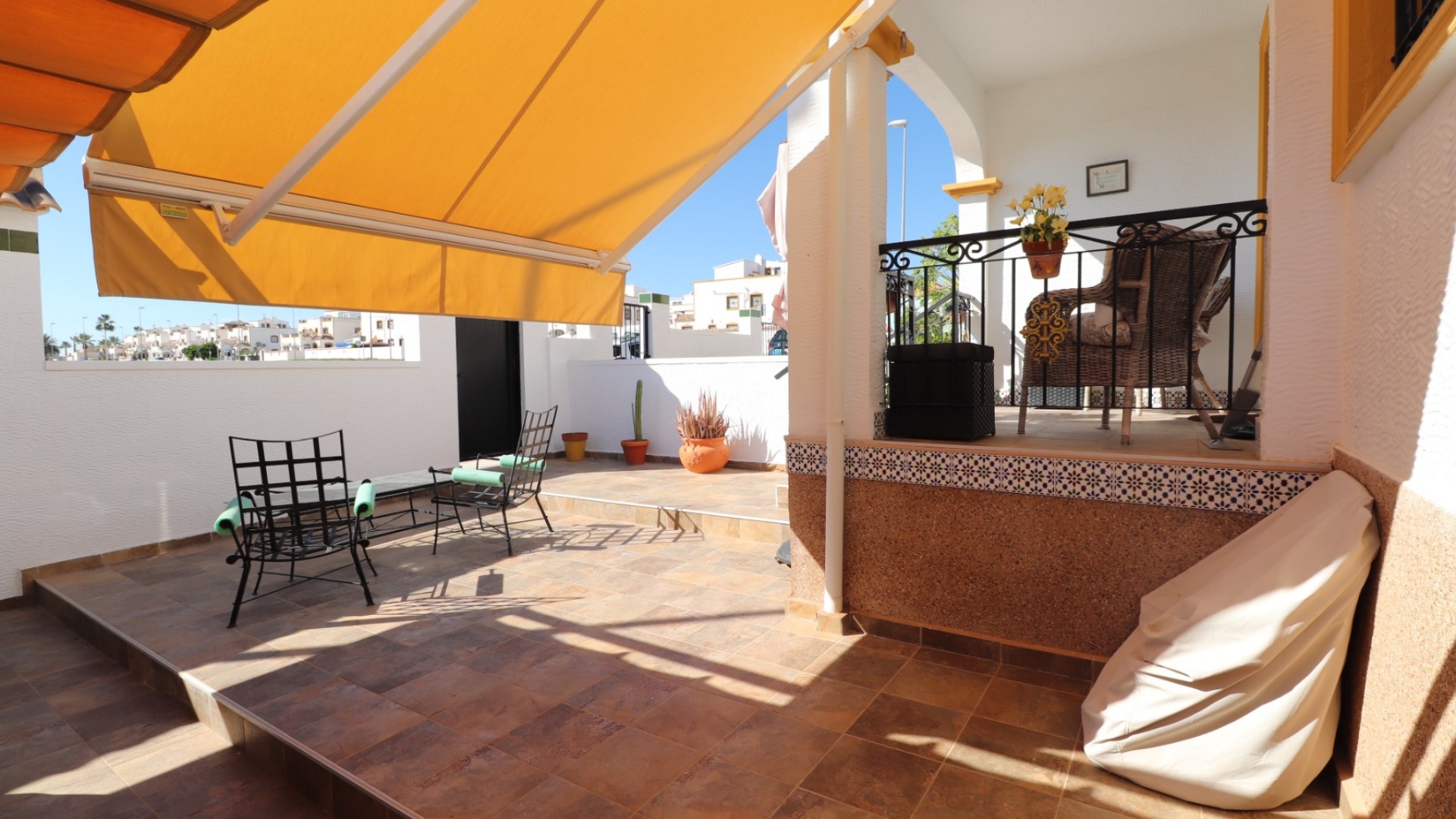 Wederverkoop - Villa - Los Montesinos - Entre Naranjos / Vistabella Golf