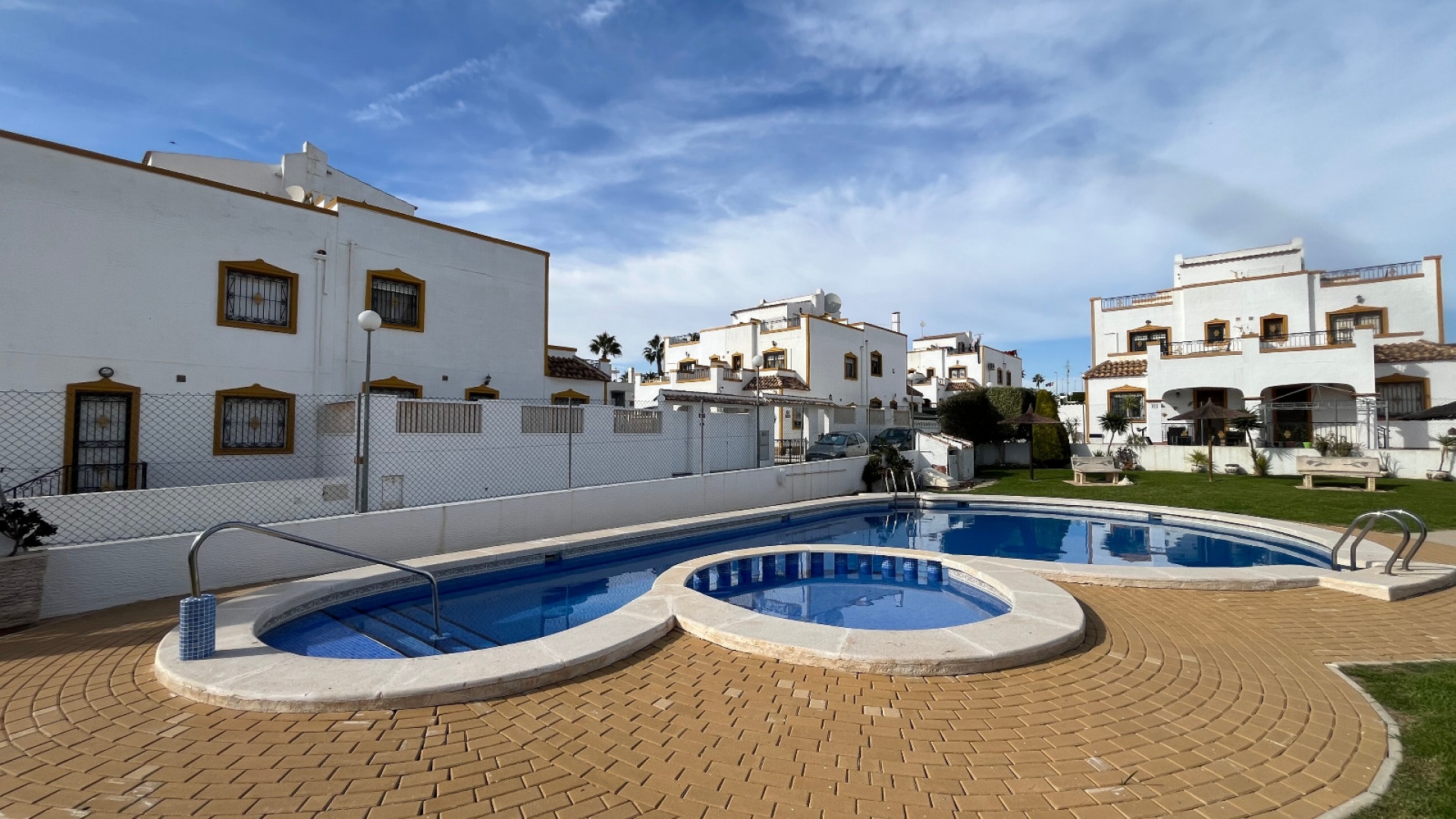 Wederverkoop - Villa - Los Montesinos - entre naranjos