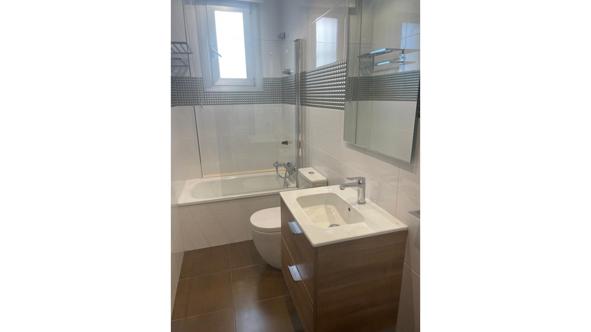 Wederverkoop - Villa - Mil Palmeras - Beachside Mil Palmeras