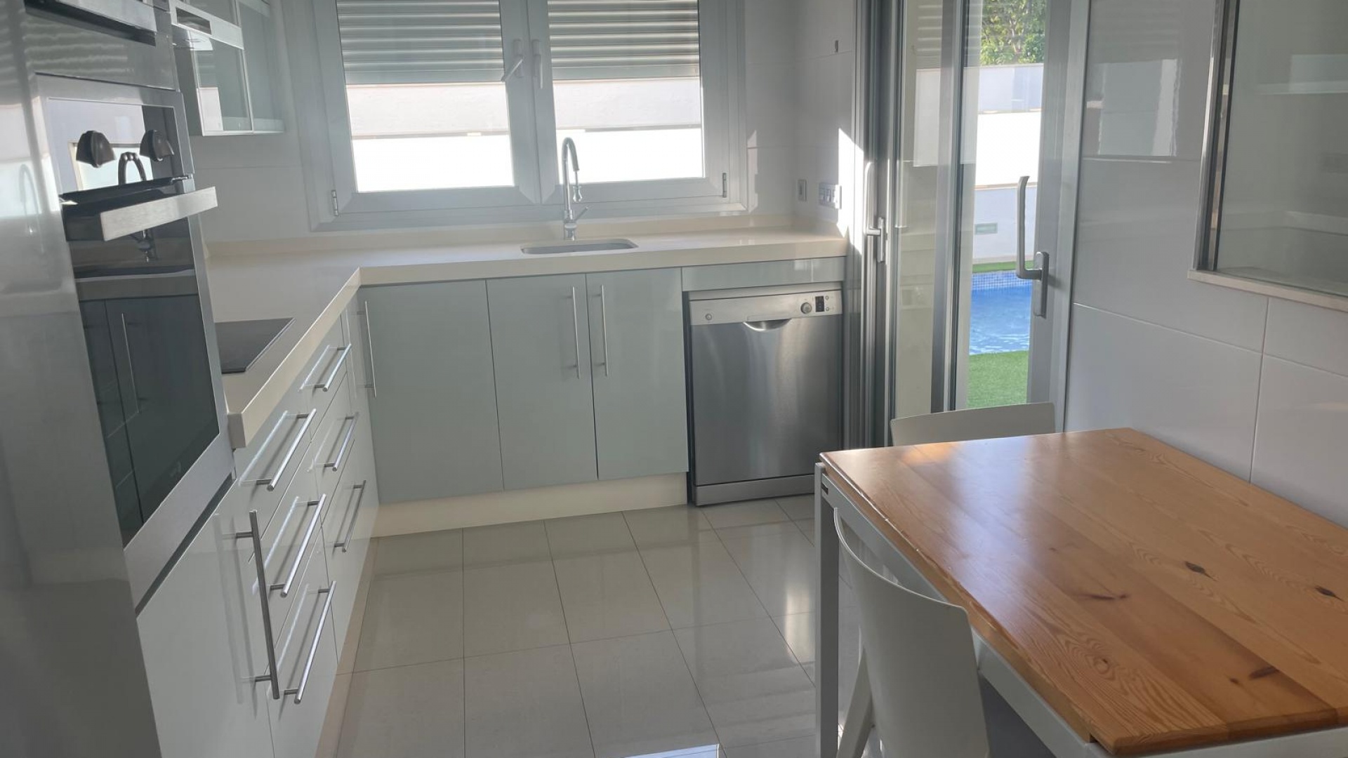 Wederverkoop - Villa - Mil Palmeras - Beachside Mil Palmeras