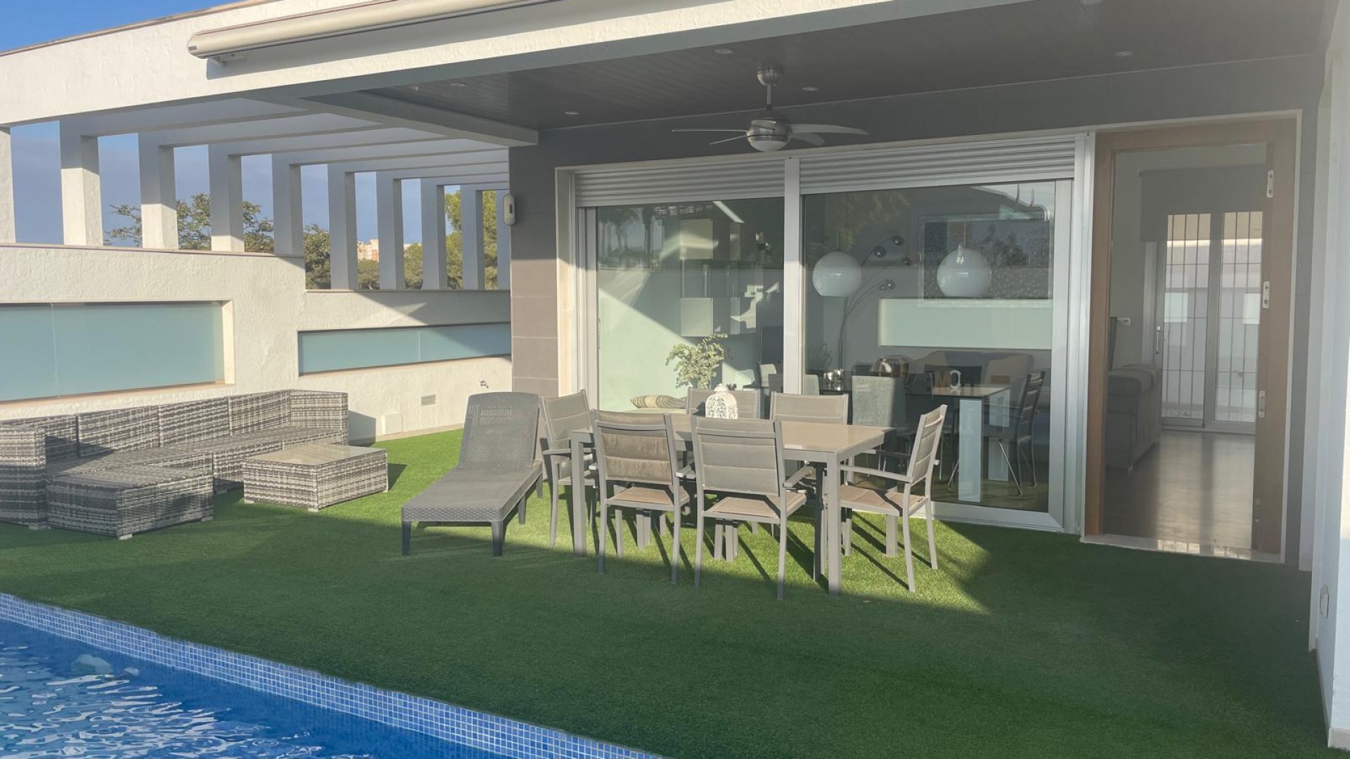 Wederverkoop - Villa - Mil Palmeras - Beachside Mil Palmeras