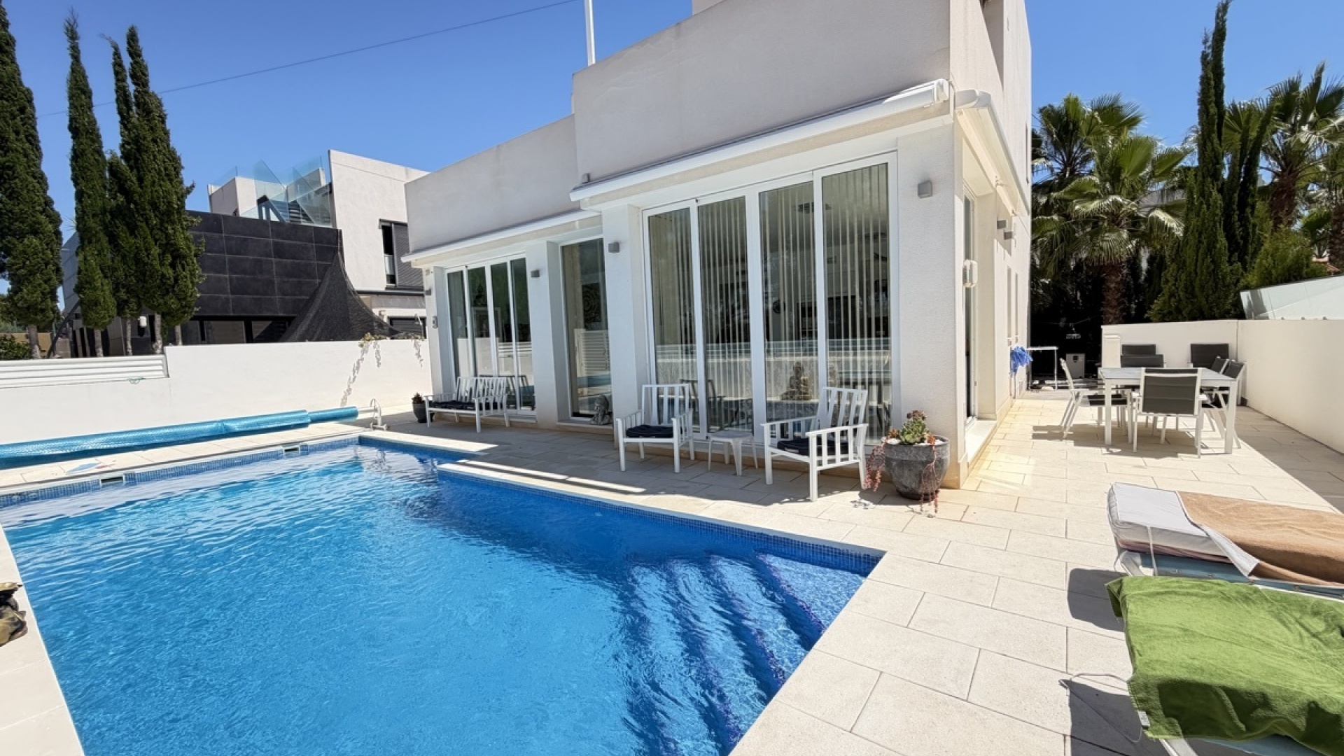 Wederverkoop - Villa - Mil Palmeras - Beachside Mil Palmeras