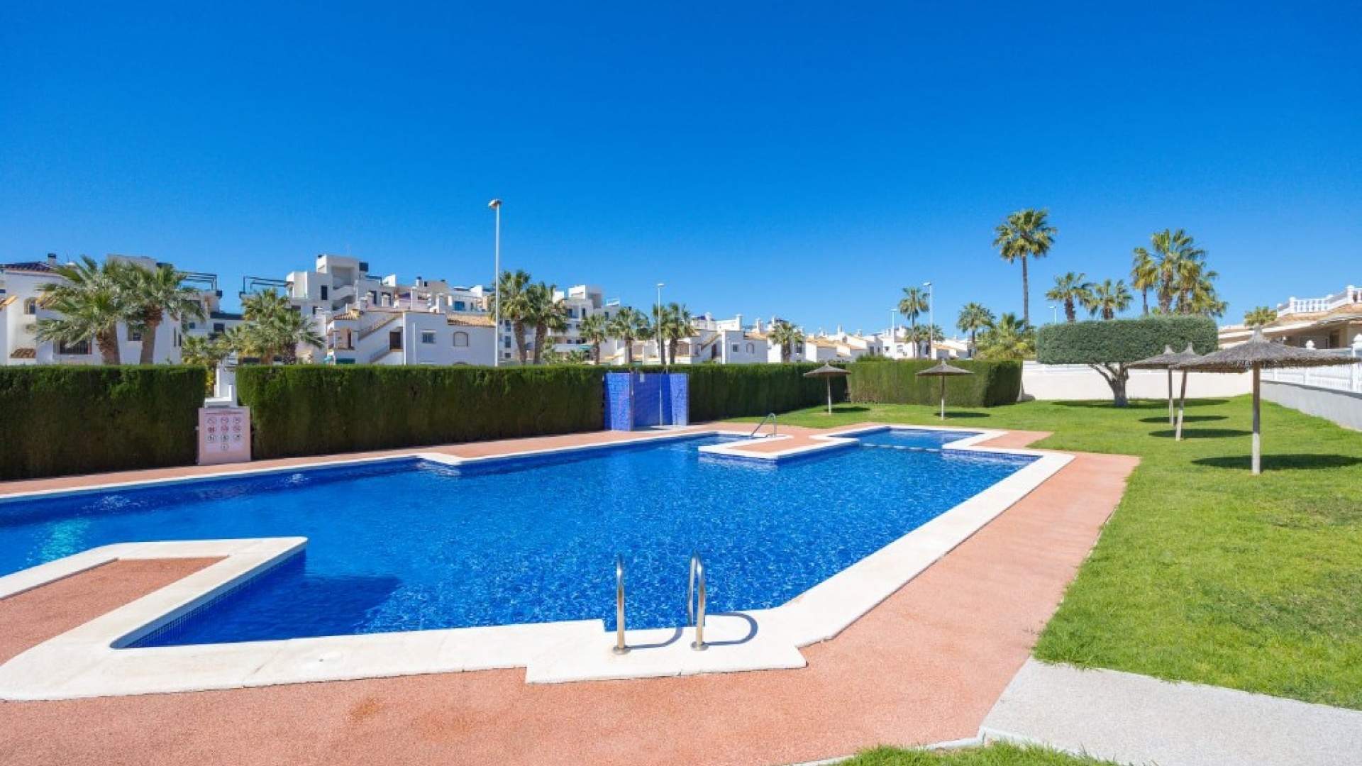 Wederverkoop - Villa - Orihuela Costa - La Zenia
