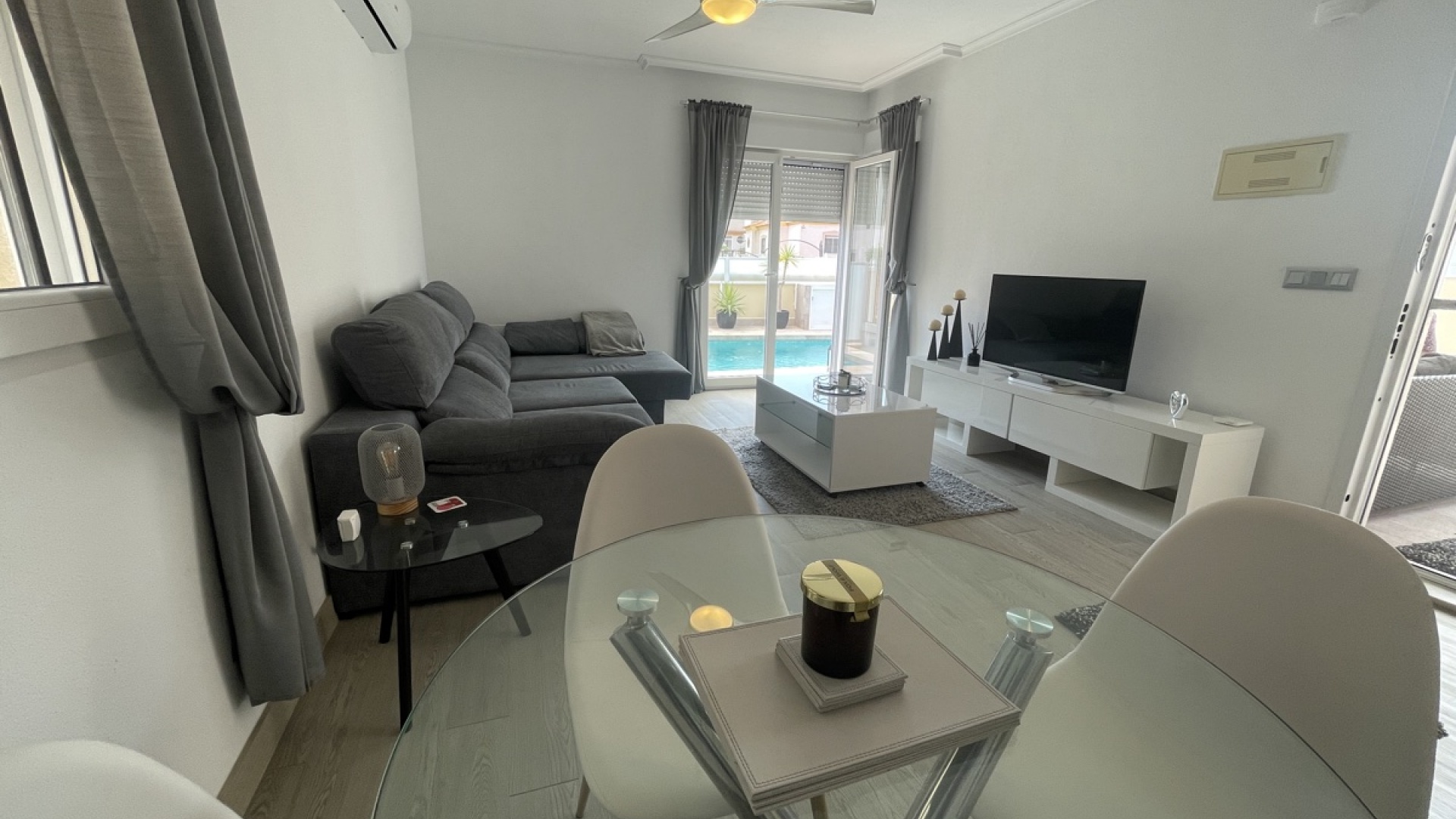 Wederverkoop - Villa - Playa Flamenca - avalon