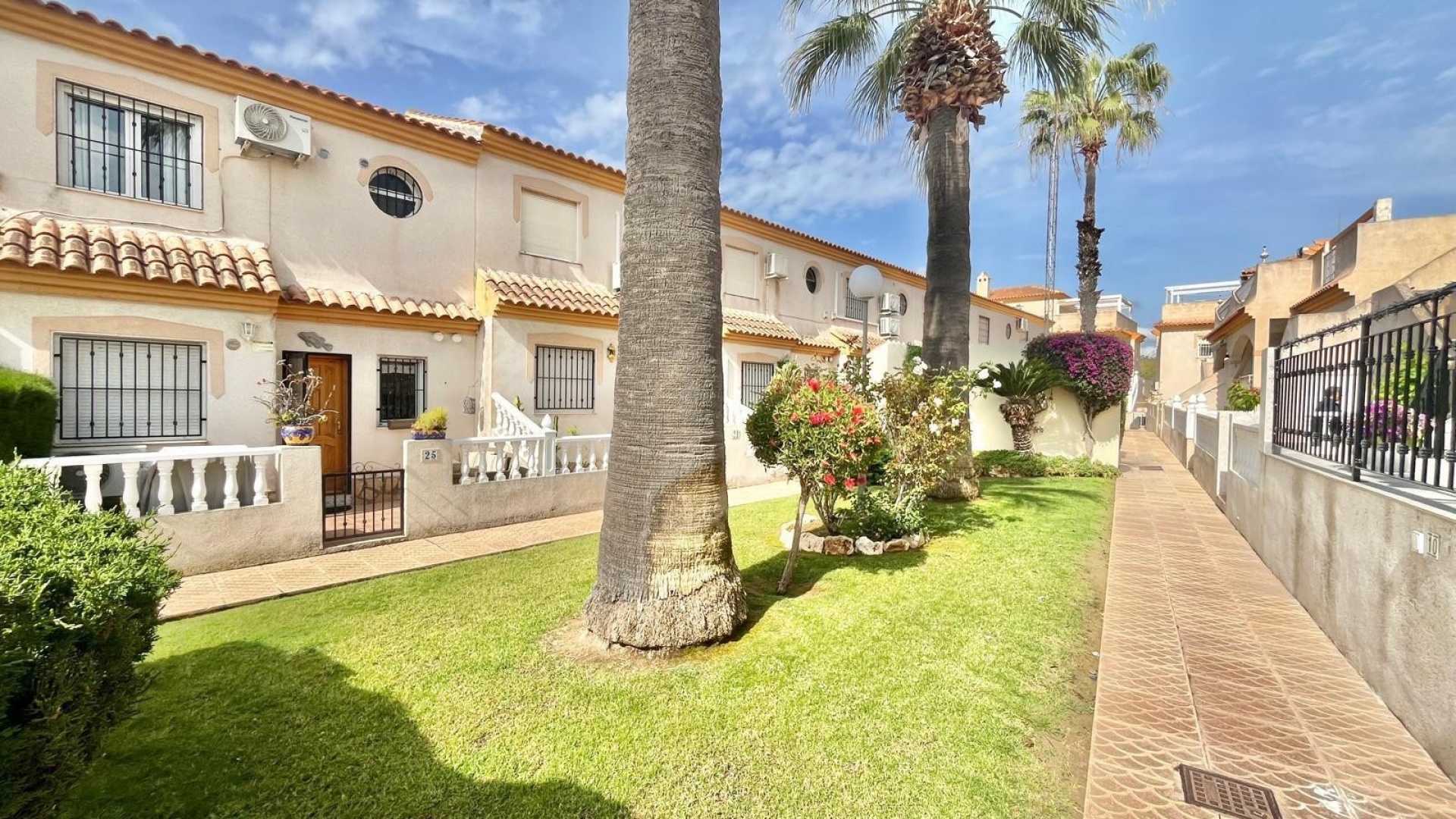 Wederverkoop - Villa - Playa Flamenca - iria