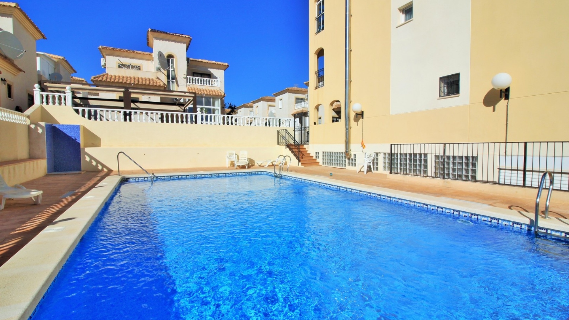 Wederverkoop - Villa - Playa Flamenca - La Pinada
