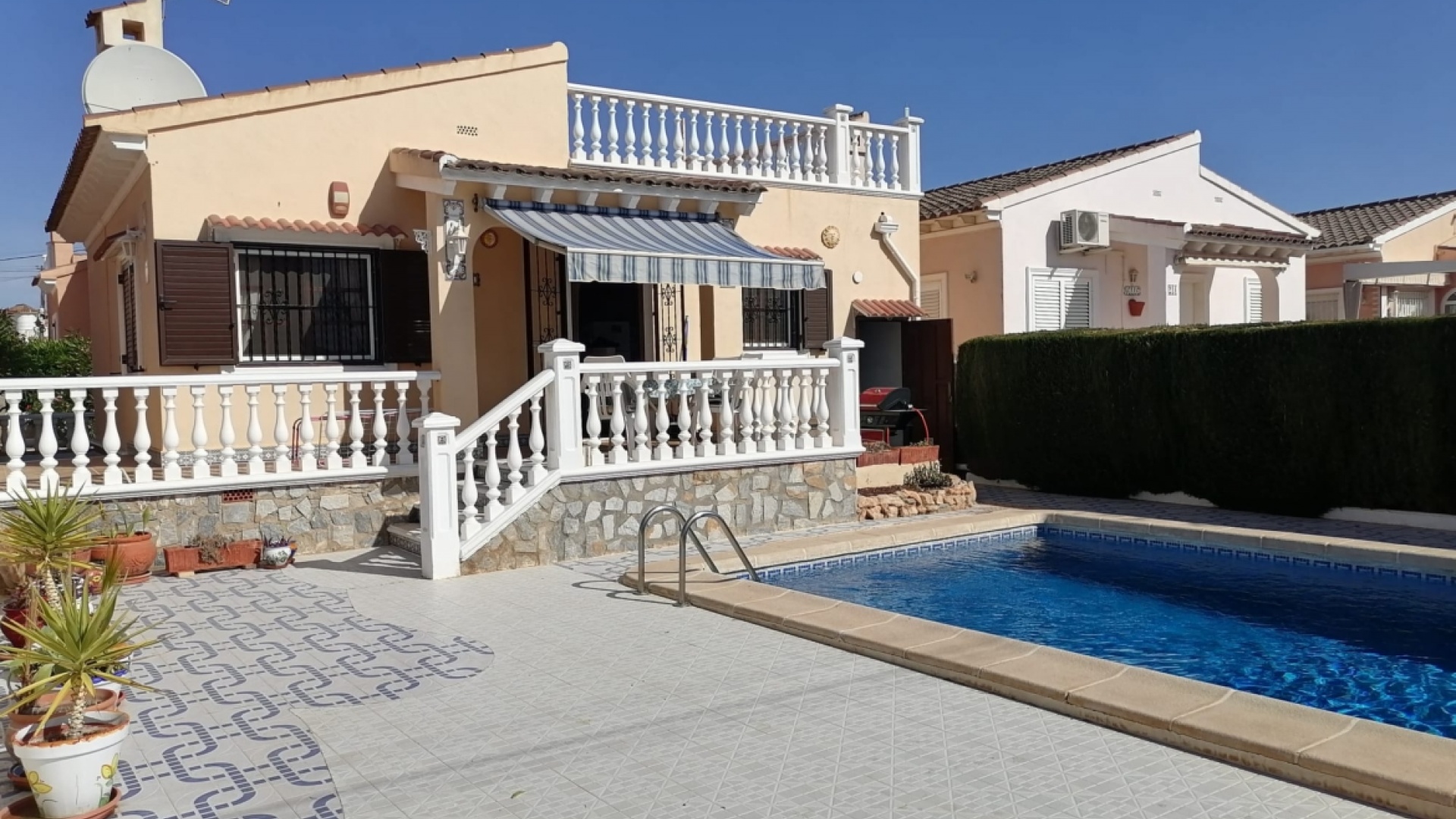 Wederverkoop - Villa - Playa Flamenca - Urb Horizonte