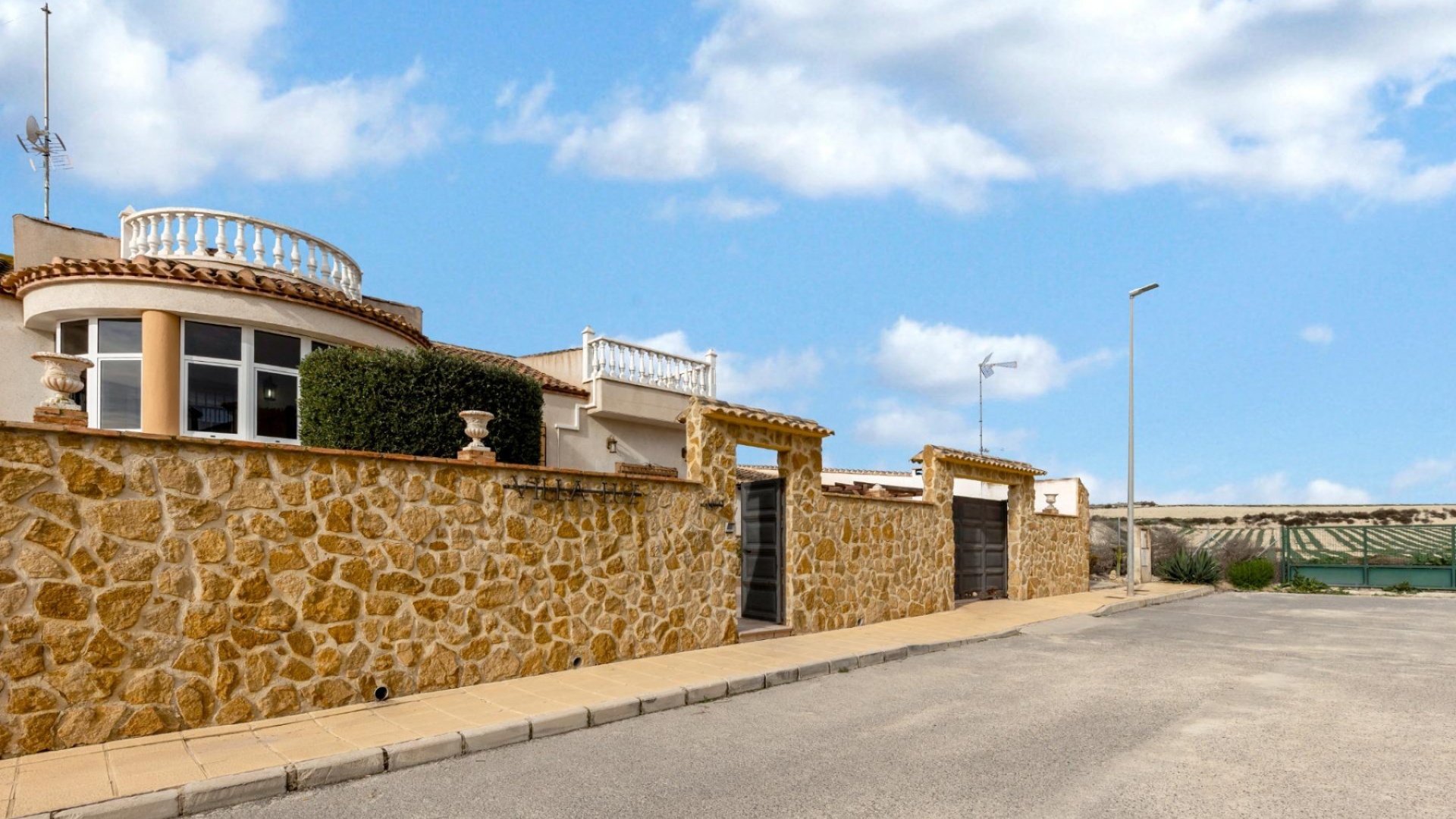 Wederverkoop - Villa - San Miguel de Salinas - Lake View Mansions