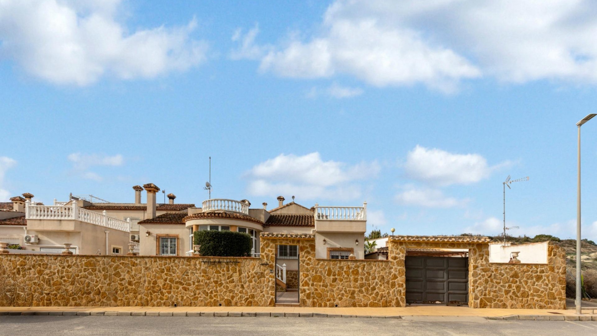 Wederverkoop - Villa - San Miguel de Salinas - Lake View Mansions