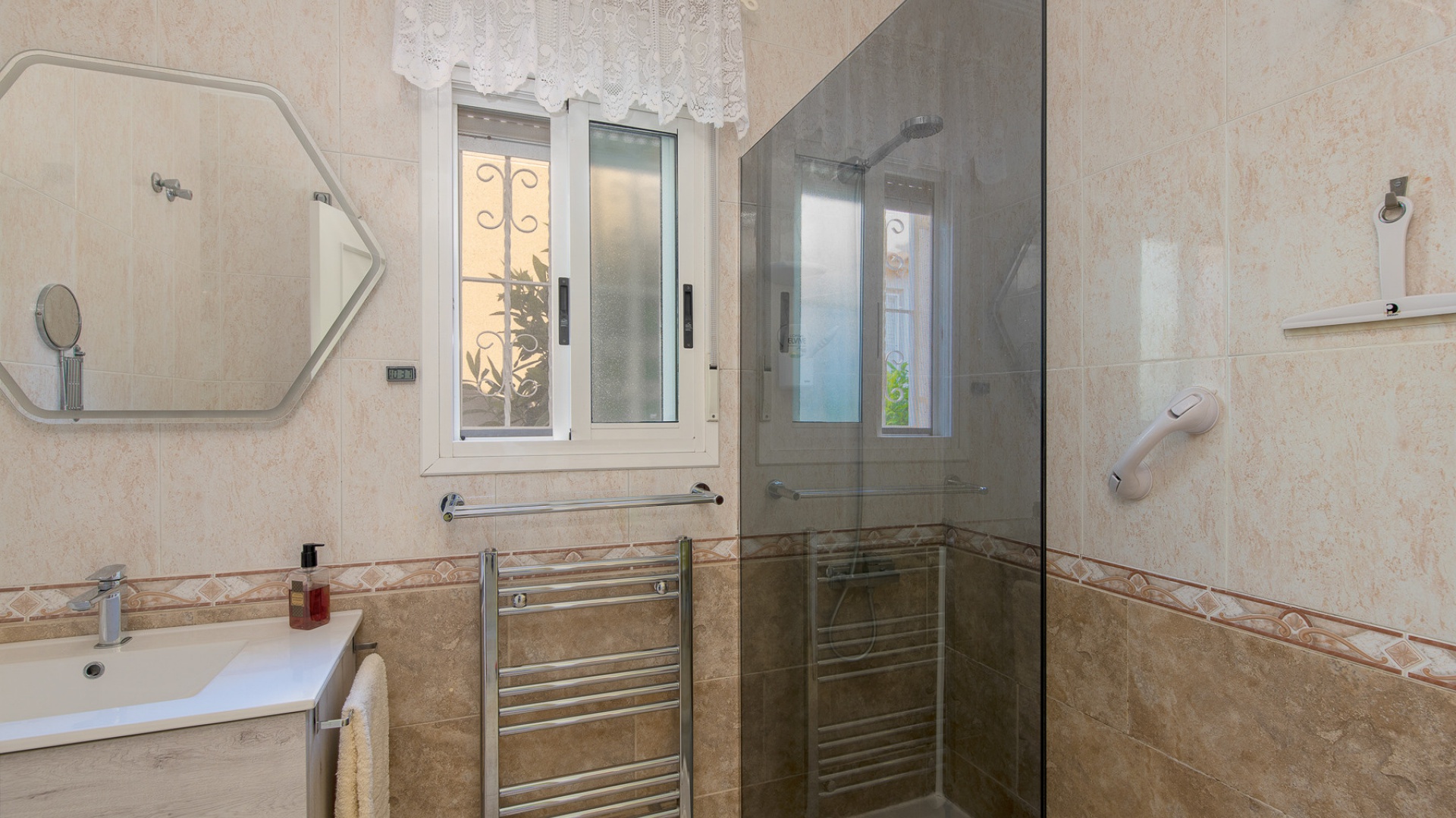 Wederverkoop - Villa - Villamartin - blue lagoon