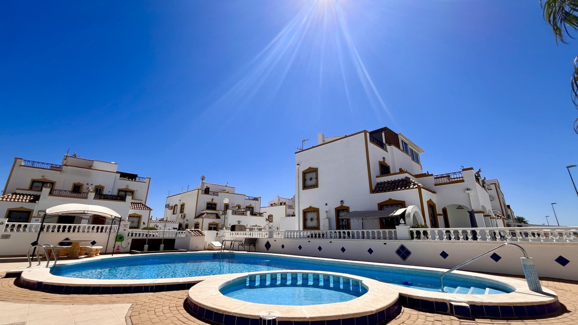 Wiederverkauf - Villa - Los Montesinos - entre naranjos