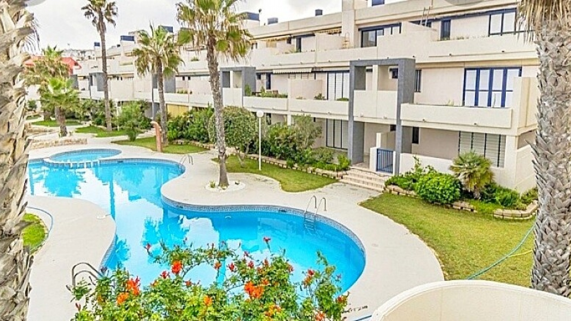 Wiederverkauf - Villa - Orihuela Costa - Villamartin