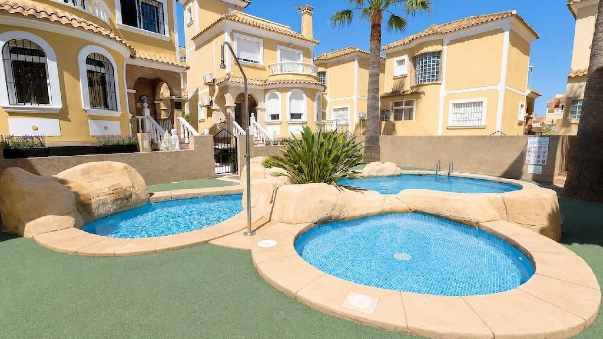 Wiederverkauf - Villa - Orihuela - Orihuela Costa