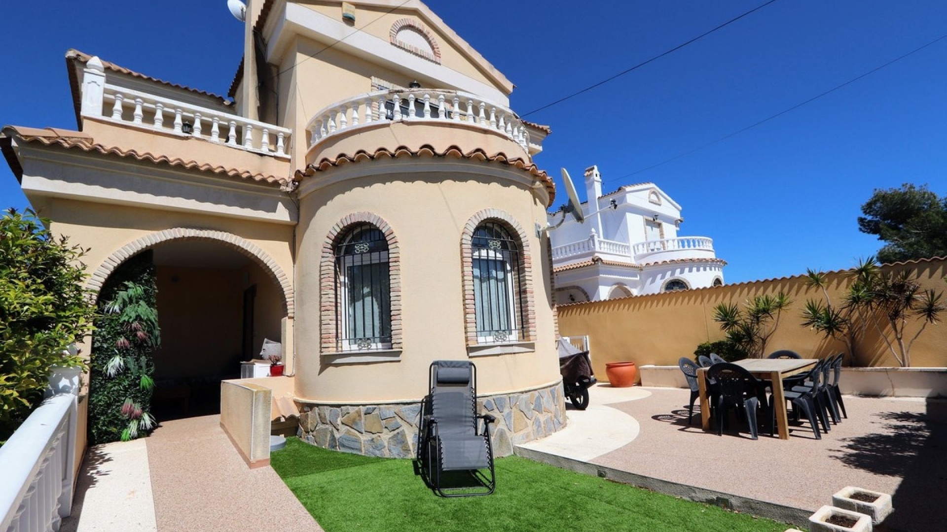 Wiederverkauf - Villa - Orihuela - Villamartin