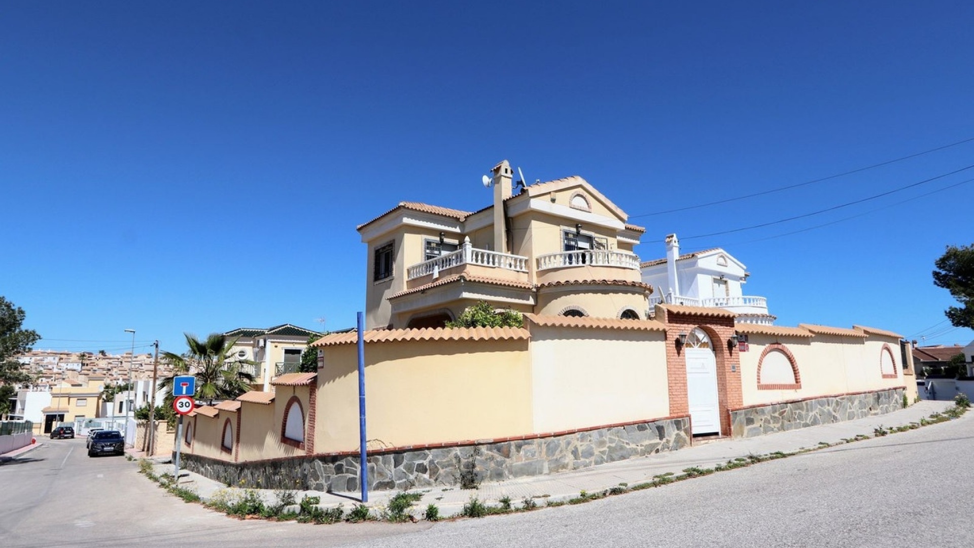 Wiederverkauf - Villa - Orihuela - Villamartin