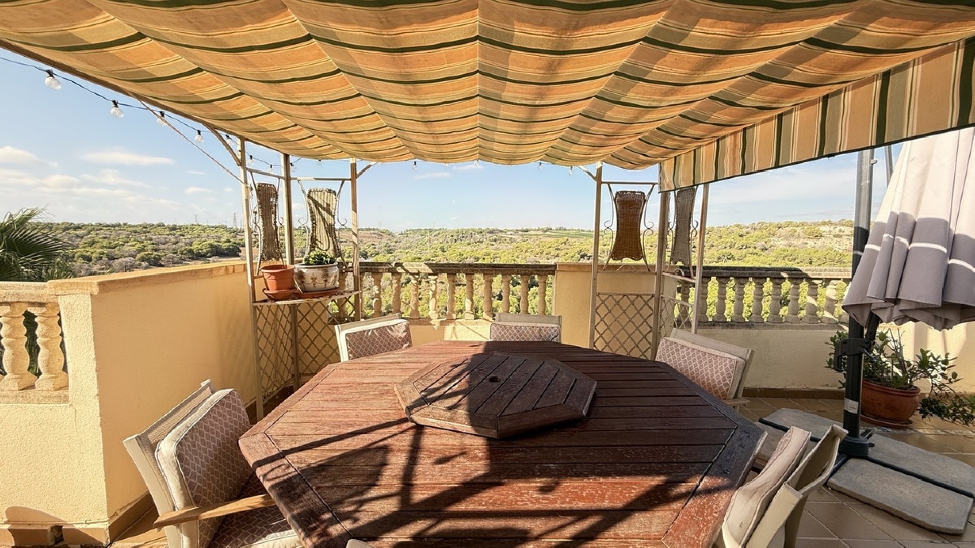 Wiederverkauf - Villa - Orihuela - Villamartin