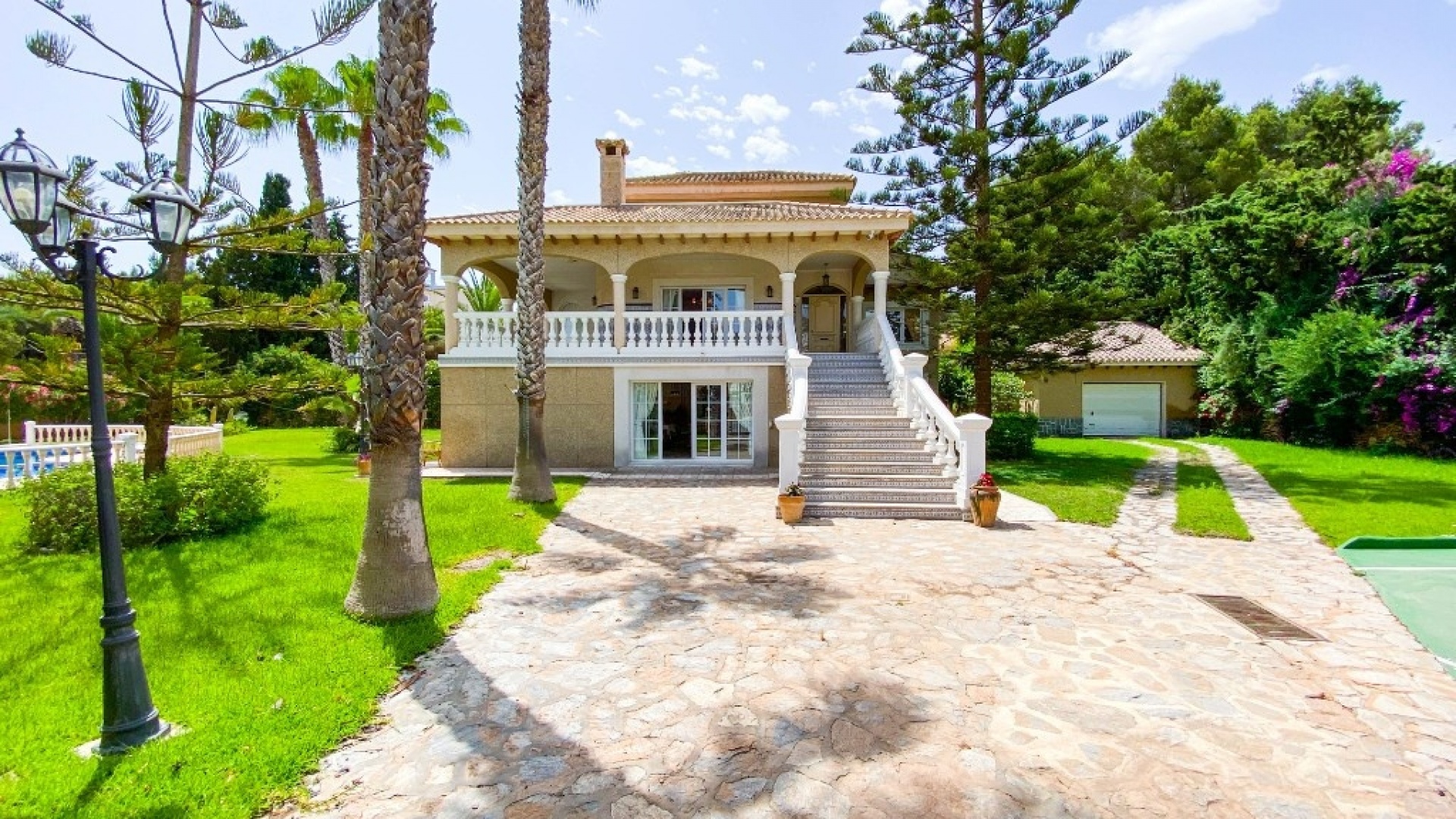 Wiederverkauf - Villa - Orihuela - Villamartin